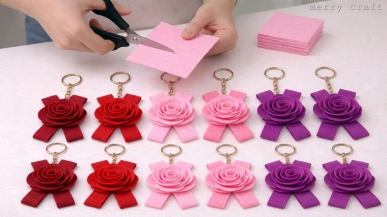 Une vieille astuce pour transformer des chutes de tissus en porte-clés adorables…