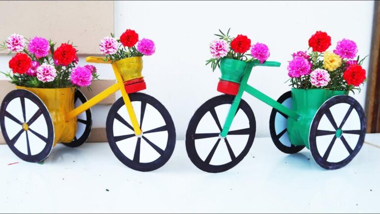 Cette astuce de recyclage transforme vos bouteilles en pots fleuris éblouissants…