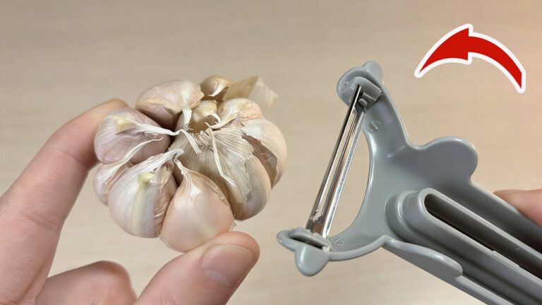 3 astuces incroyables pour éplucher une gousse d&rsquo;ail en seulement 1 seconde !