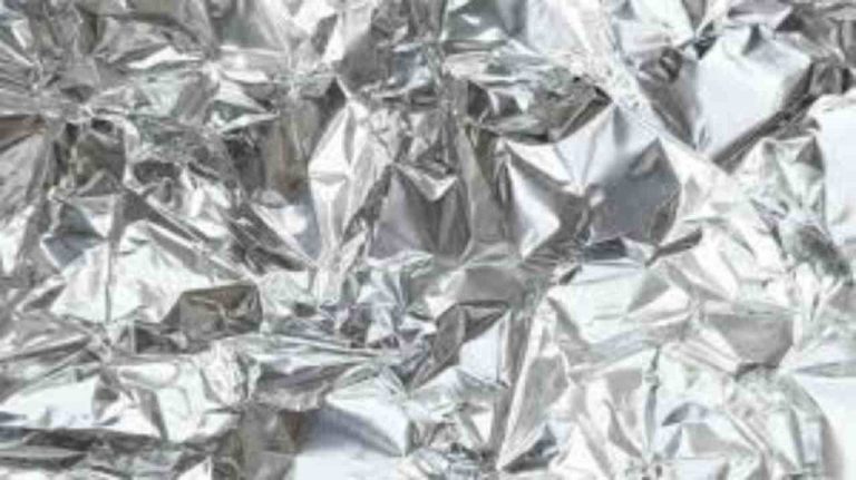 Astuce : mettez du papier d&rsquo;aluminium sur votre balcon pour un problème courant